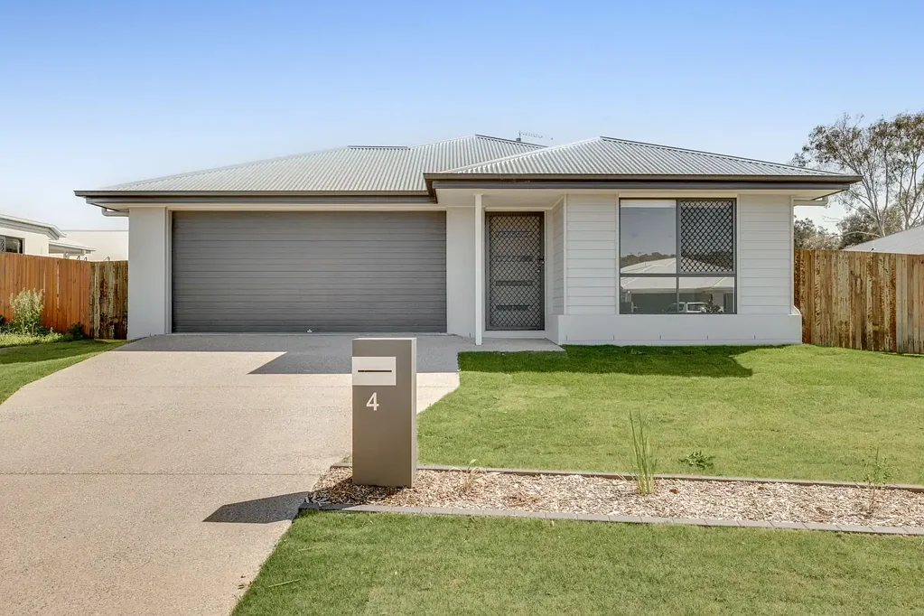 Stunning New Home in the Heart of Meringandan West!