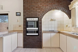 1/141 Riseley Street, Booragoon