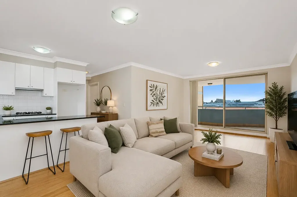 Spacious 2 Bedroom Apartment in Convenient Location