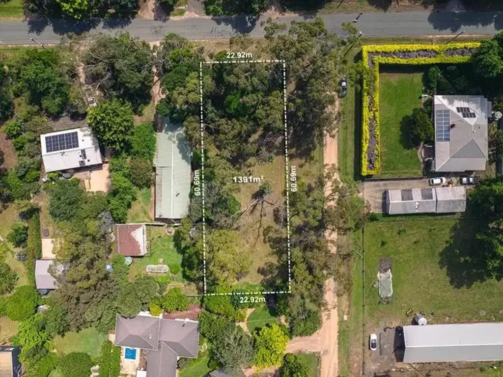 Mount Macedon 1391m2 of land in Mount Macedon