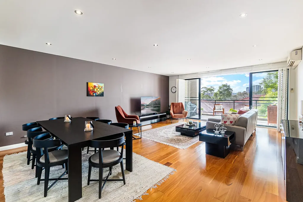 Castle Hill 3房 稀有三卧室豪华住宅，位于 Castle Hill 中心 Owners Purchased Elsewhere, Deadline to Sell