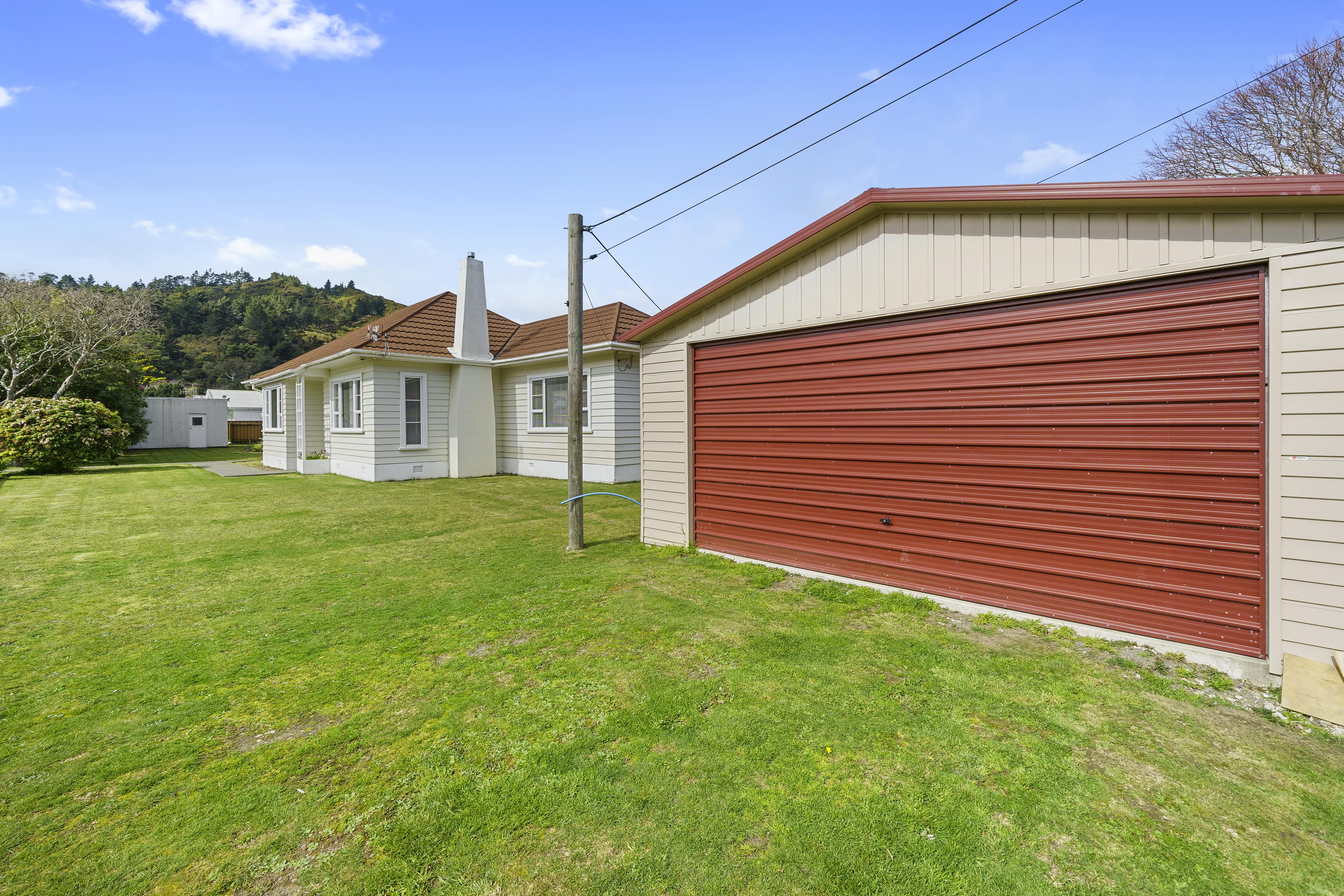 17 Faulke Avenue, Wainuiomata, Lower Hutt, 2 Bedrooms, 1 Bathrooms