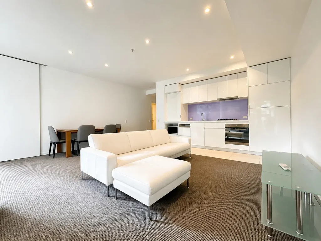 Spacious Furnished One-Bedroom Plus Study in Prime Docklands Location