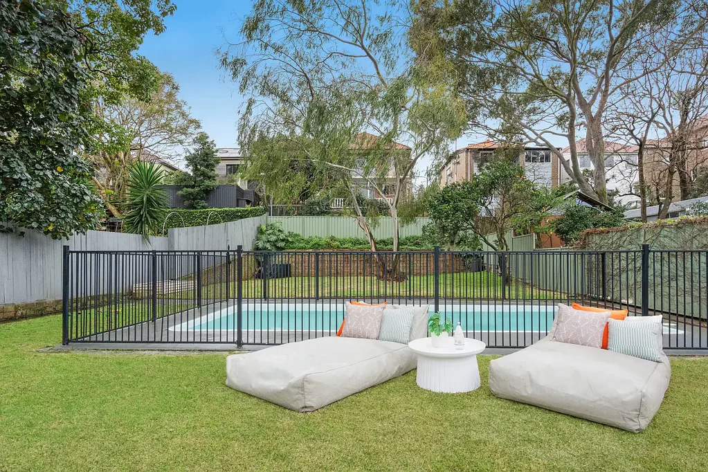 Randwick 4ห้องนอน Family entertainer on prime 746sqm block with Northerly Rear Yard