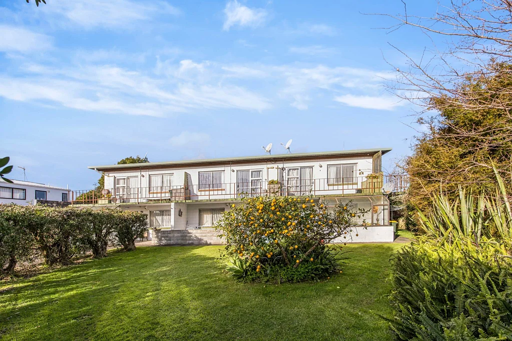 Peaceful, Sunny Unit in Prime Sandringham Location