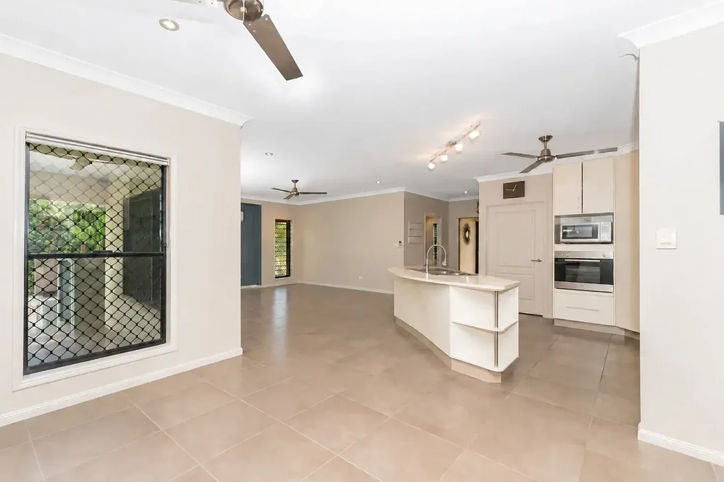 Bohle Plains 3બેડરૂમ SOLD By Carrie of Carrie Hubert Open Property