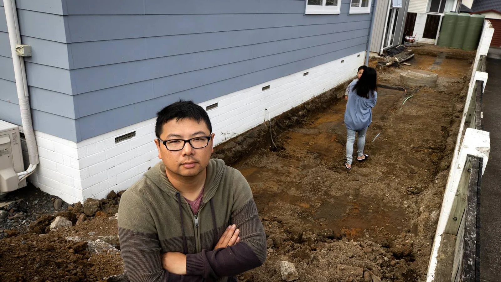 华人自建新房延误致重大损失 到底是谁的错？