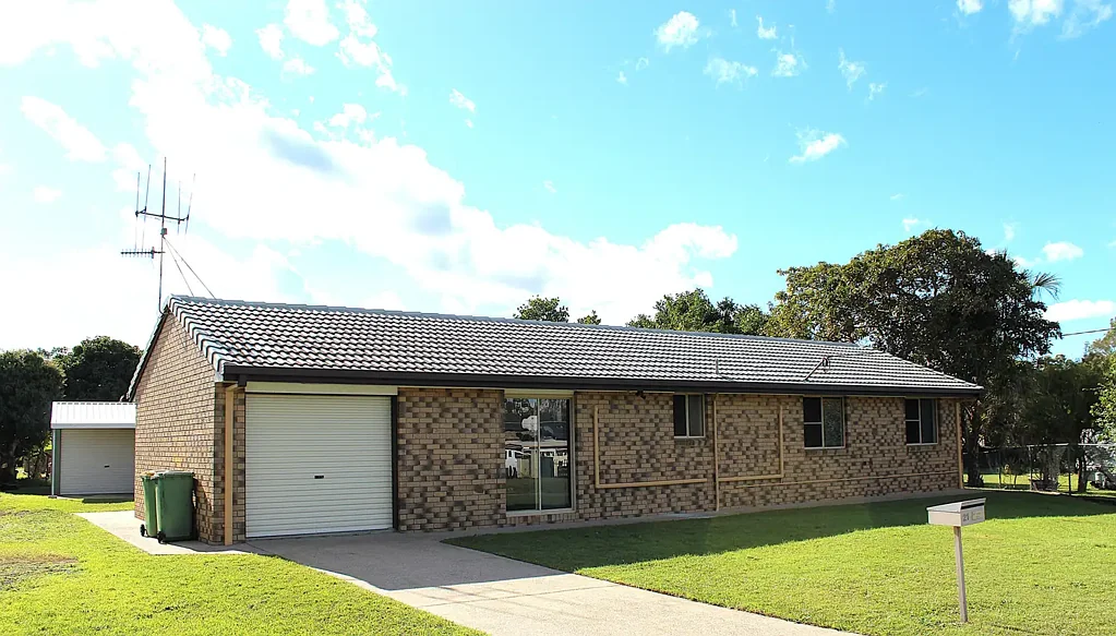Cooloola Cove 3 Bedroom Neat as a pin, Solid as kin