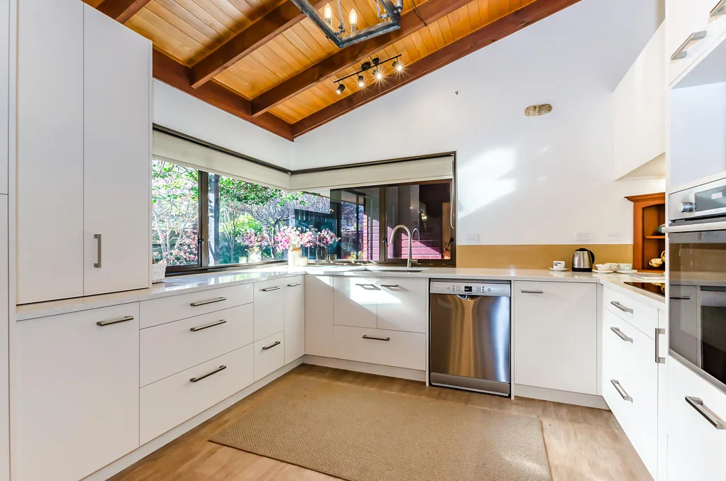Waikanae 2房  OFFERS OVER $750,000! BE QUICK!