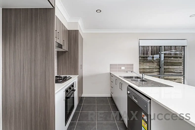 1/90 Sanctuary Drive, Cranley, QLD 4350, 3 slaapkamers, 2 badkamers, House