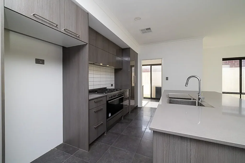 Break Lease - 4 x 2 Home in Hilbert