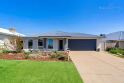 17 Thane Court, Lloyd