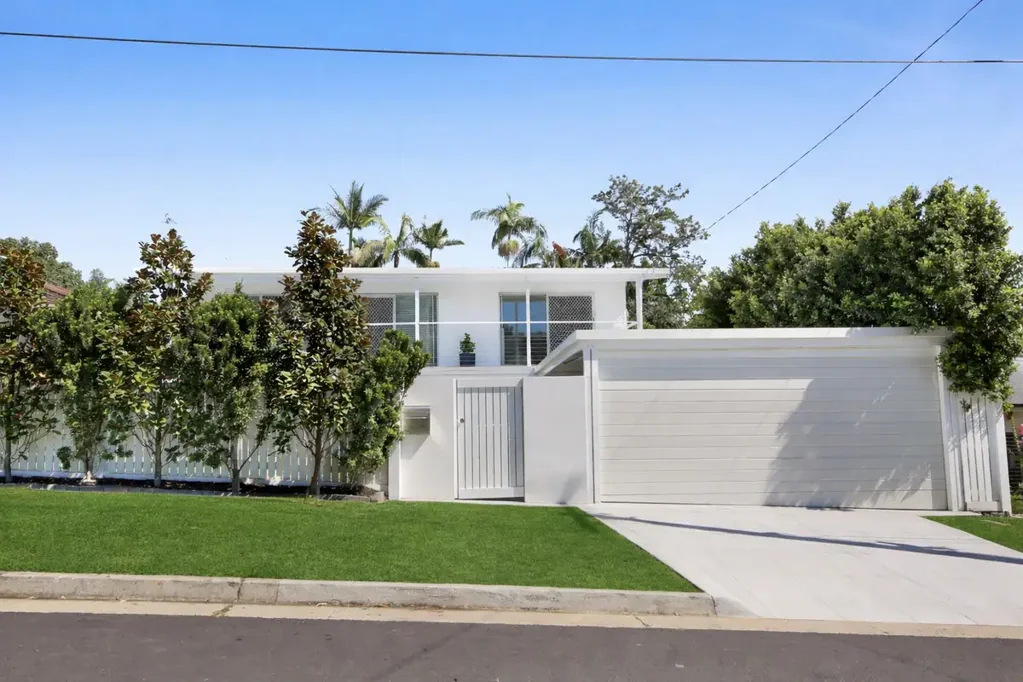 9 Grevillia Avenue, Southport, QLD 4215