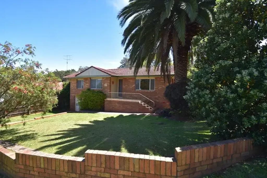 Fresh, Spacious & Secure Living in Mount Lofty