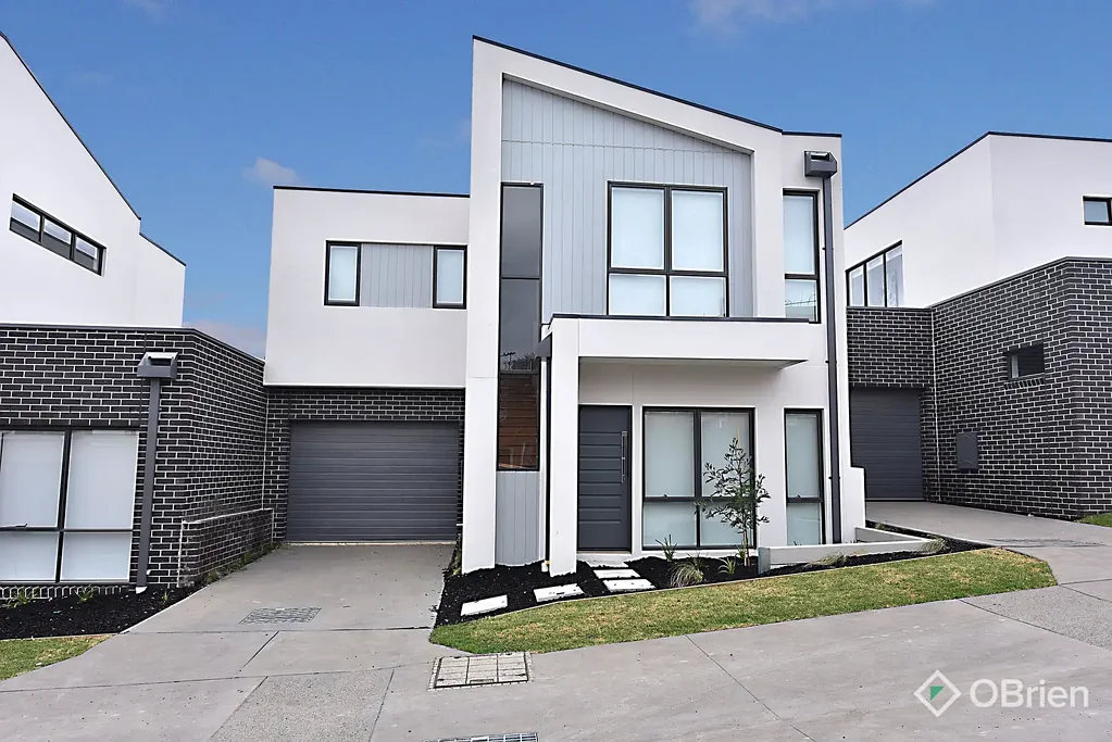 MODERN LIVING BY THE BEACH