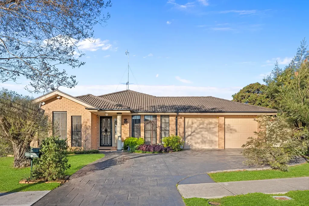 Glenmore Park 4 Bedroom Spacious Family Living with Exceptional Outdoor Entertaining