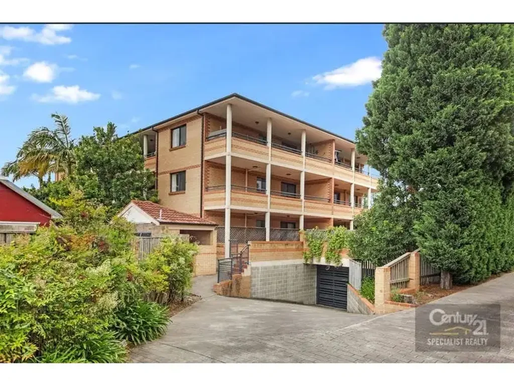 Fully Renovated, Spacious 2-bedroom unit in Prime Bexley Location