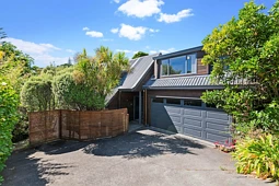 2/14 Matipo Road, Mairangi Bay