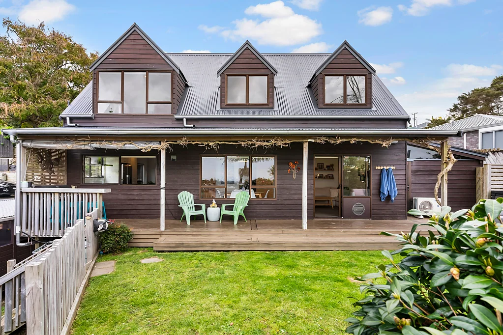 1/305 Glenfield Road, Glenfield, North Shore City, Auckland