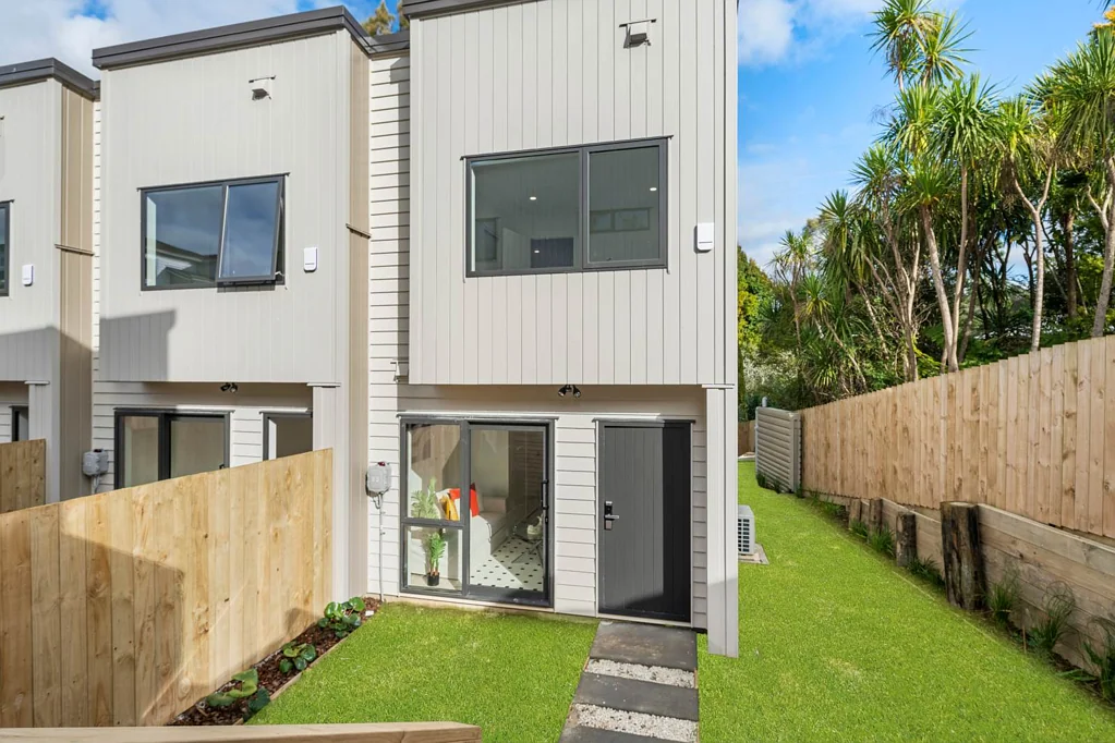 Massey 2Kwarto Climb the Property Ladder with Brand New Living!