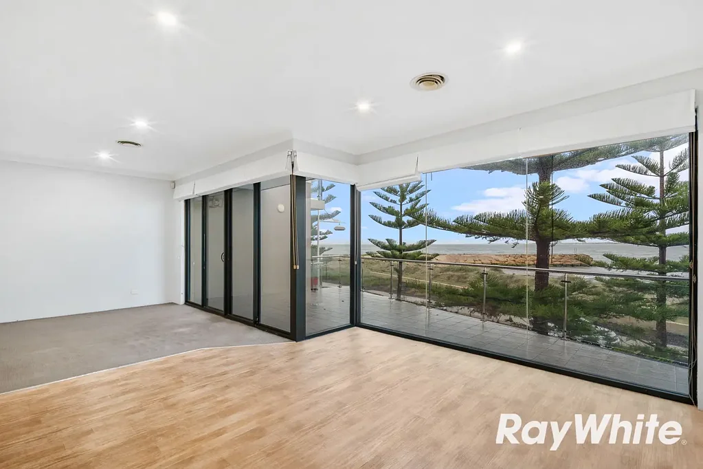 Luxury beach apartment with priceless views.