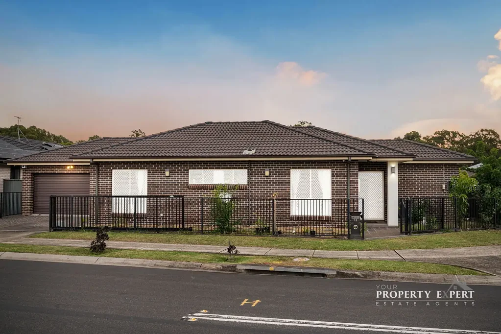 11 Stawell Street, Ropes Crossing, NSW 2760