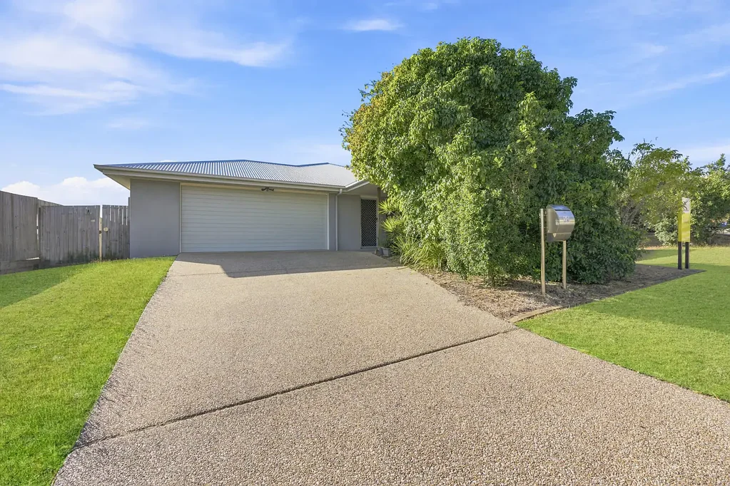 AVAILABLE SOON - "VINTAGE ESTATE"  HOME