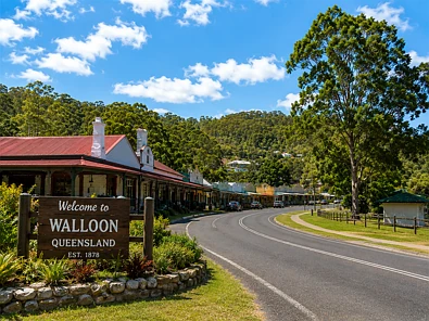 Walloon 4कमरा PRICE REDUCED - NOW SELLING FROM $866,463!