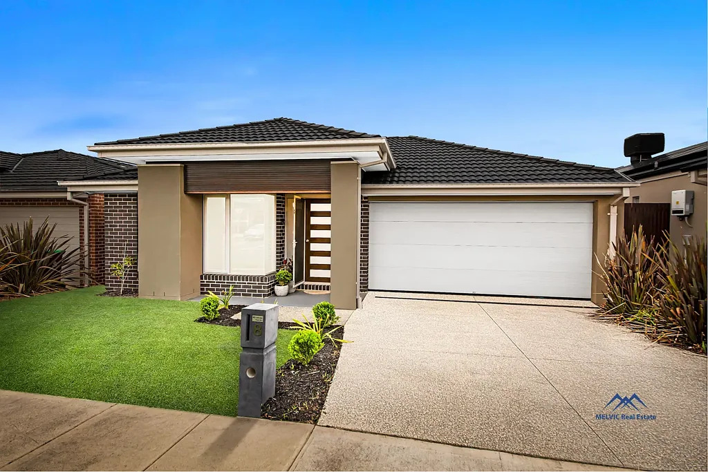 8 Ravenswood Avenue, Clyde, VIC 3978