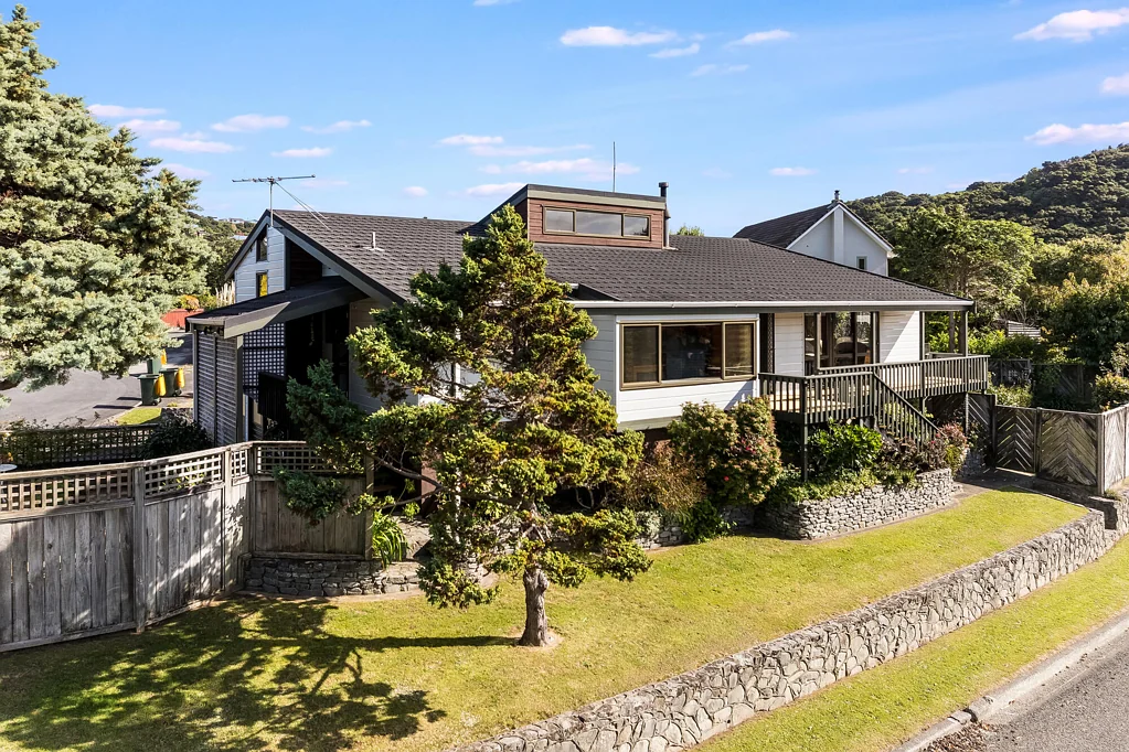 Whitby 3房  Character Sun-Filled Home with Bonus Studio