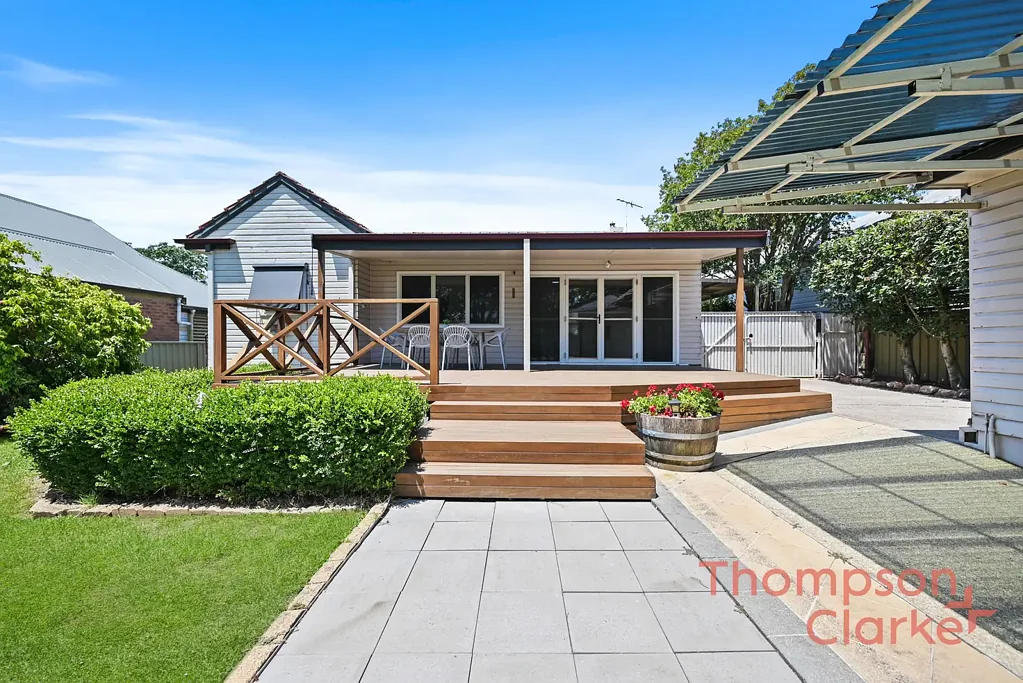 East Maitland 4ห้องนอน Beautiful Family Home with Studio on Rare Block
