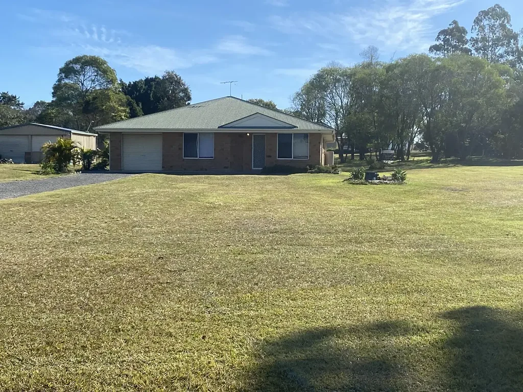 Elimbah - 2 Acres - 4 Beds - 2 Bath - 3 Car