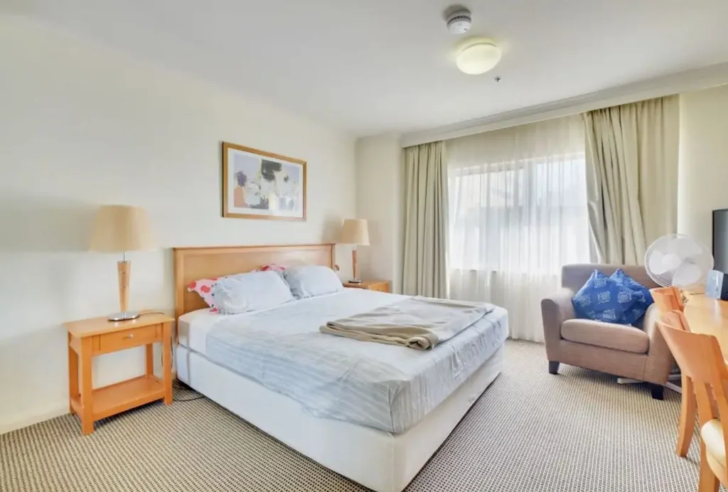 Furnished Studio - Perfect Location