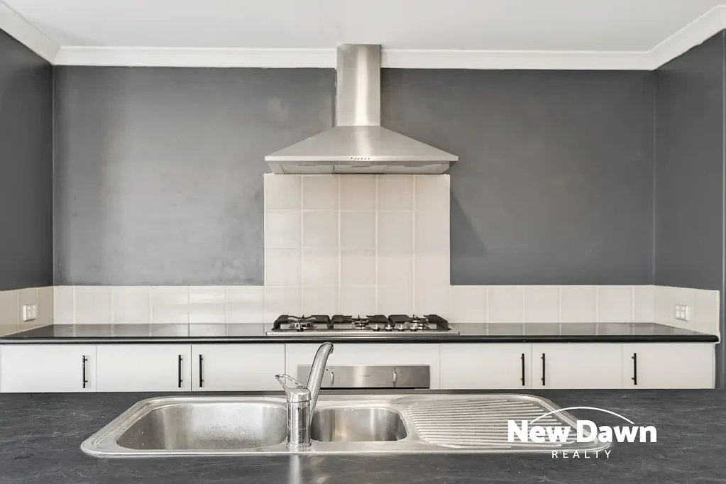 Aveley 4 Bedroom For Sale: Stunning Family Home in Prime Location - 3 Athena Street, Aveley