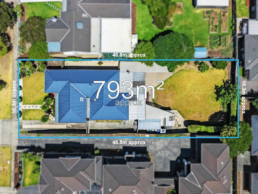 Noble Park 4房 宽敞793m²地块 多功能潜力巨大 两个独立起居区 现代翻新厨房 更新浴室双厕 管道供暖空调 步行优质学校 商店便捷 The Brief: Move In Ready Family Home with Development Upside (STCA)