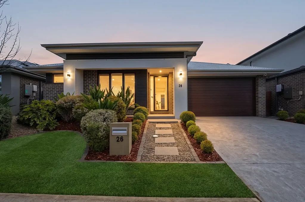 Oran Park 4બેડરૂમ EXPANSIVE SINGLE-LEVEL LIVING WITH SOLAR & BATTERY IN PRESTIGIOUS ASCOT GROVE ESTATE