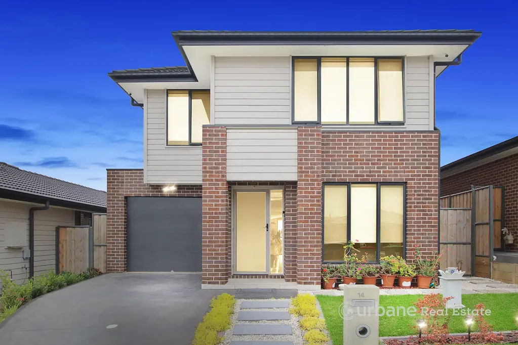 Ultimate family comfort + Study + Large backyard + Solar Panel