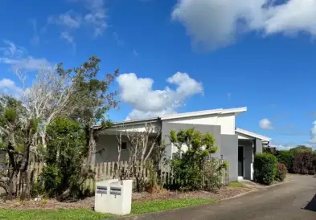CHARMING 2-BEDROOM HOME IN WALKERSTON