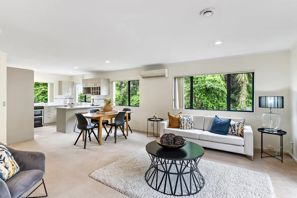 2/894 East Coast Road, Northcross, North Shore City, Auckland