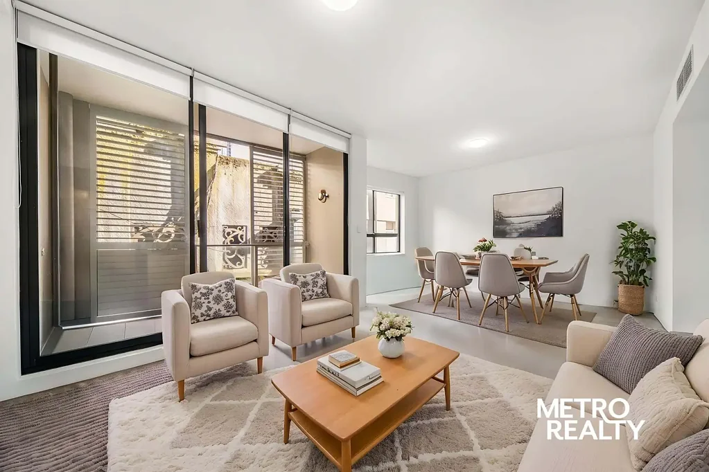 Spacious Two-Bedroom Apartment with City Views – Prime CBD Fringe Location