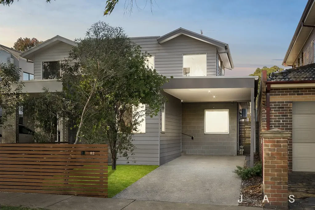 Newport 3Kwarto Superb Space & Serenity Backing onto Newport Lakes