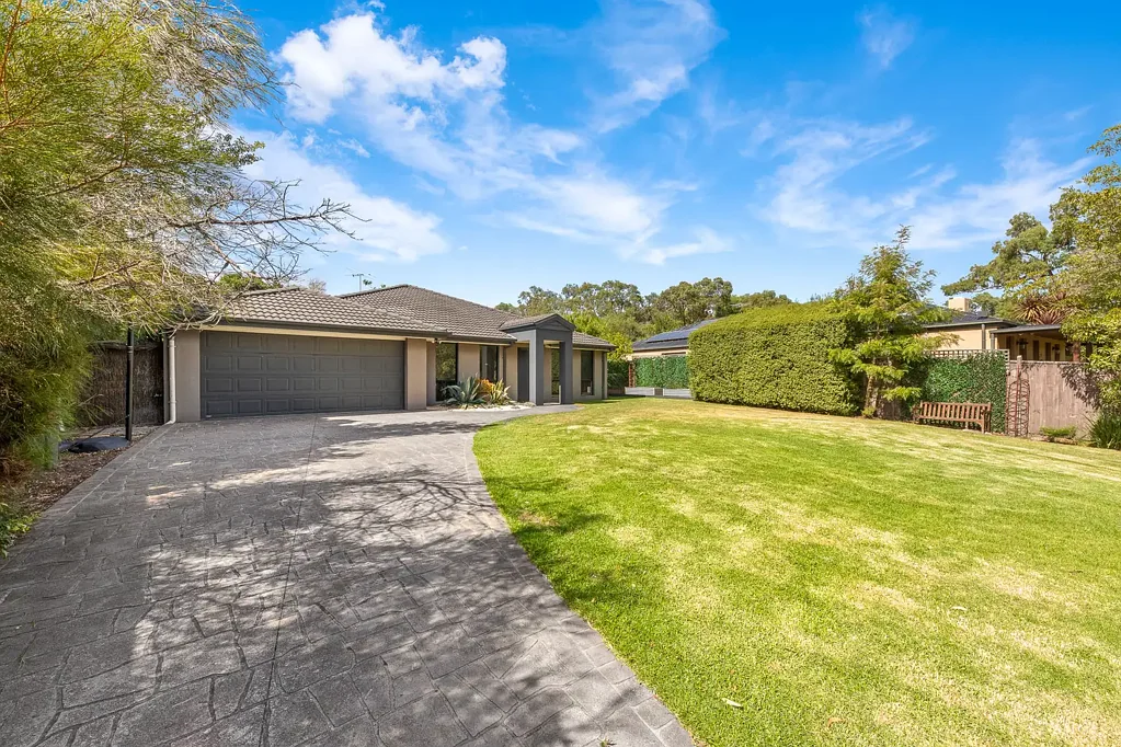 29 Flame Robin Drive, Langwarrin, VIC 3910