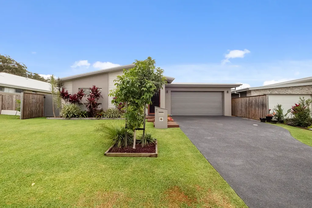 7 Red Gum Circuit, Sapphire Beach, NSW 2450