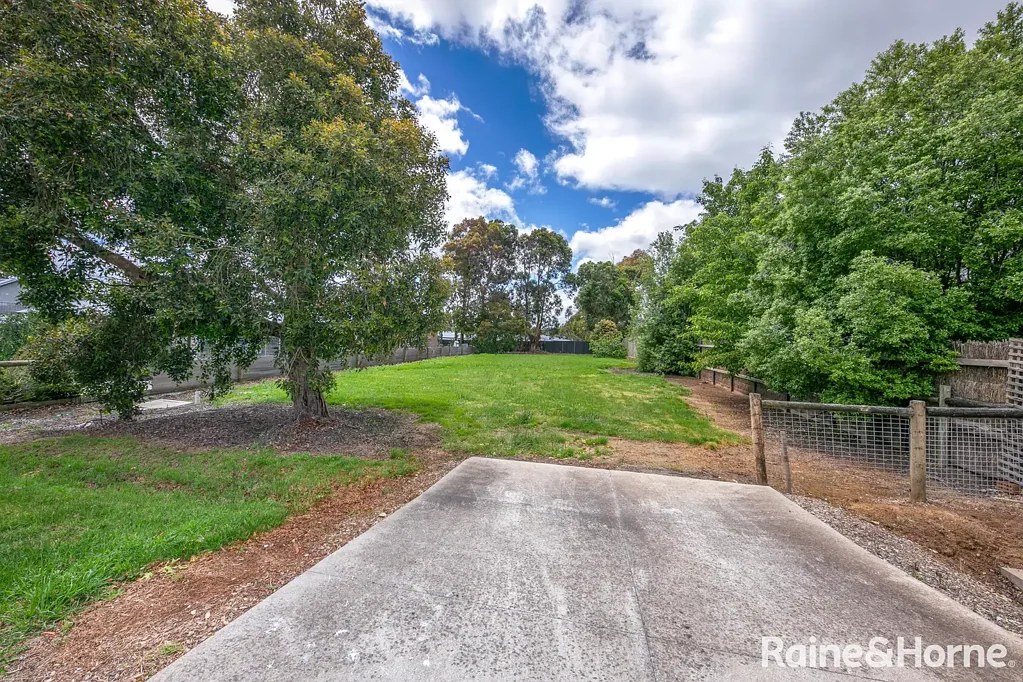 11 Mount Gisborne Road, Gisborne, VIC 3437