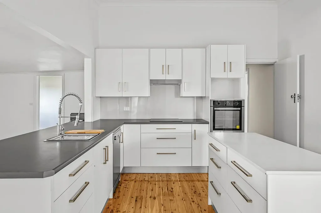 100 Ravenshaw Street, Gloucester, NSW 2422