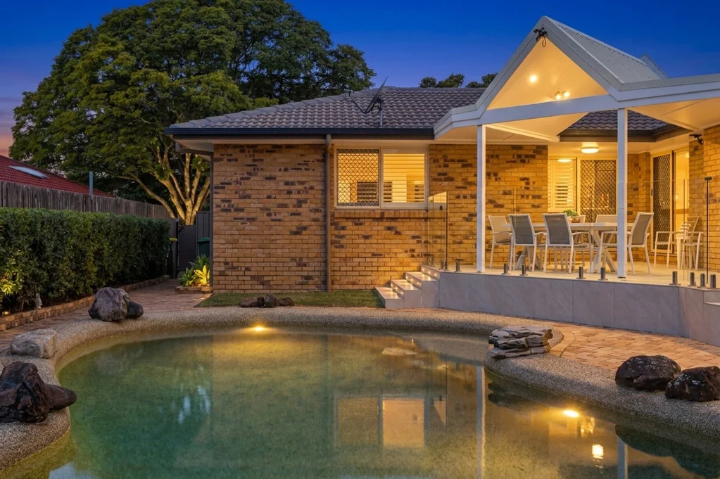 Stretton 4房 崭新、宽敞的单层住宅，设4间起居室和泳池 Pristine, Expansive Lowset with 4 Living Rooms + Pool