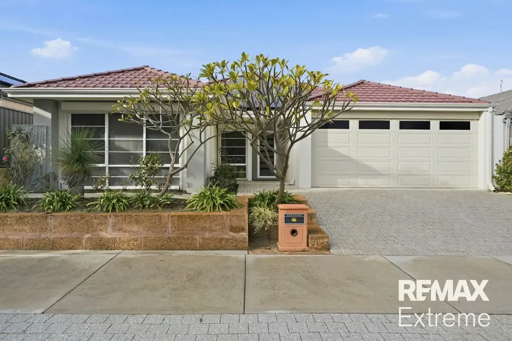 Banksia Grove 4બેડરૂમ IN A LEAGUE OF ITS OWN!