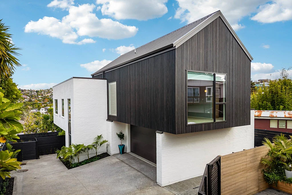 Murrays Bay 4कमरा Modern Elegance Meets Effortless Seaside Living