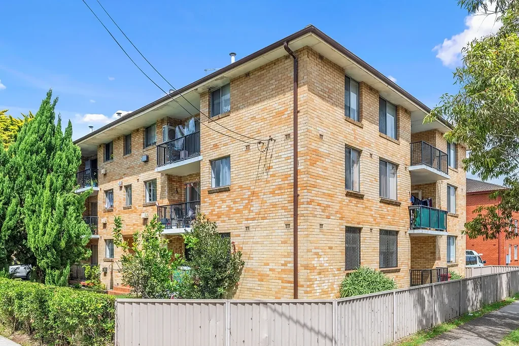 Ultra-Convenient 2-Bedroom Apartment | Walk to Everything!