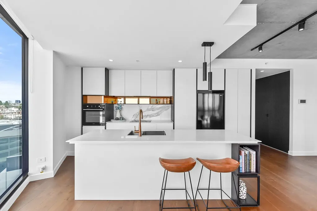 Cremorne 2房 Malt District核心奢居 落地全景视野 现代高端装修 娱乐设施齐全 河岸植物园旁 交通便捷通达 Luxe Modern Apartment with Stunning City and River Views